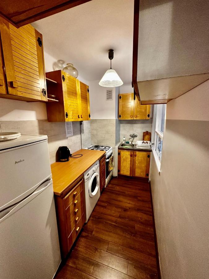 Homestay Apartrooms Grzybowska 9 *